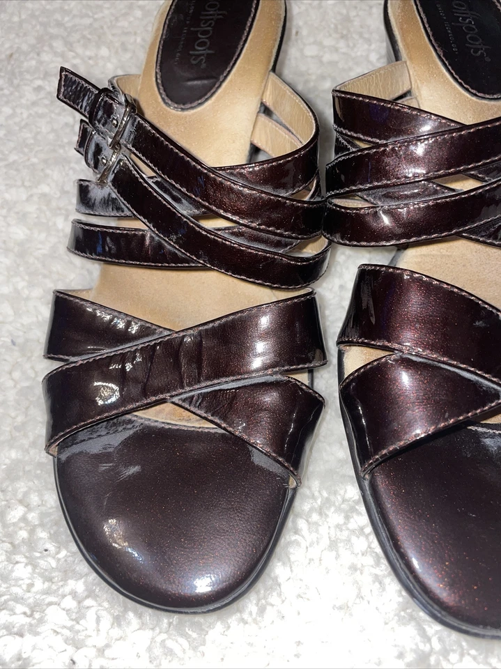 Softspots Strappy Open Toe Sandals Size 9.5 Brown Block Heel Woman Buckle Accent - Image 4 of 4