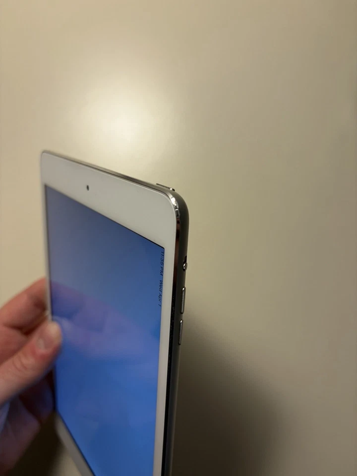 Apple iPad mini 2 · 32GB · Wi-Fi, foto 4 di 5