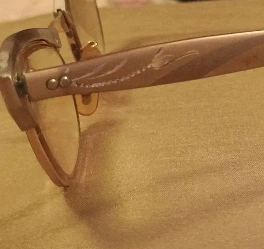 Impresionantes Gafas Ópticas Americanas Gato Dorado y Plata Aluminio 5 1/4 De Colección... Meeow Foto 2 de 4