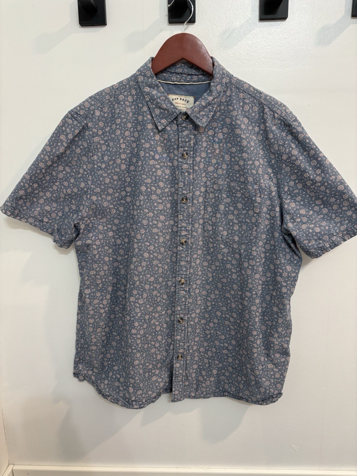 FatFace Men’s XL Pink Floral Short Sleeve Button Down 100% Cotton