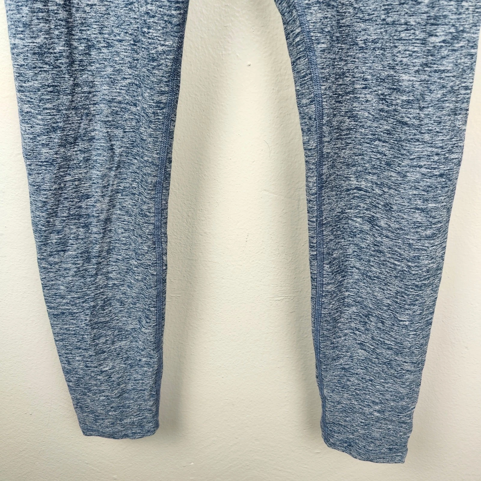 beyond-yoga caught in the midi spacedye heather leggings