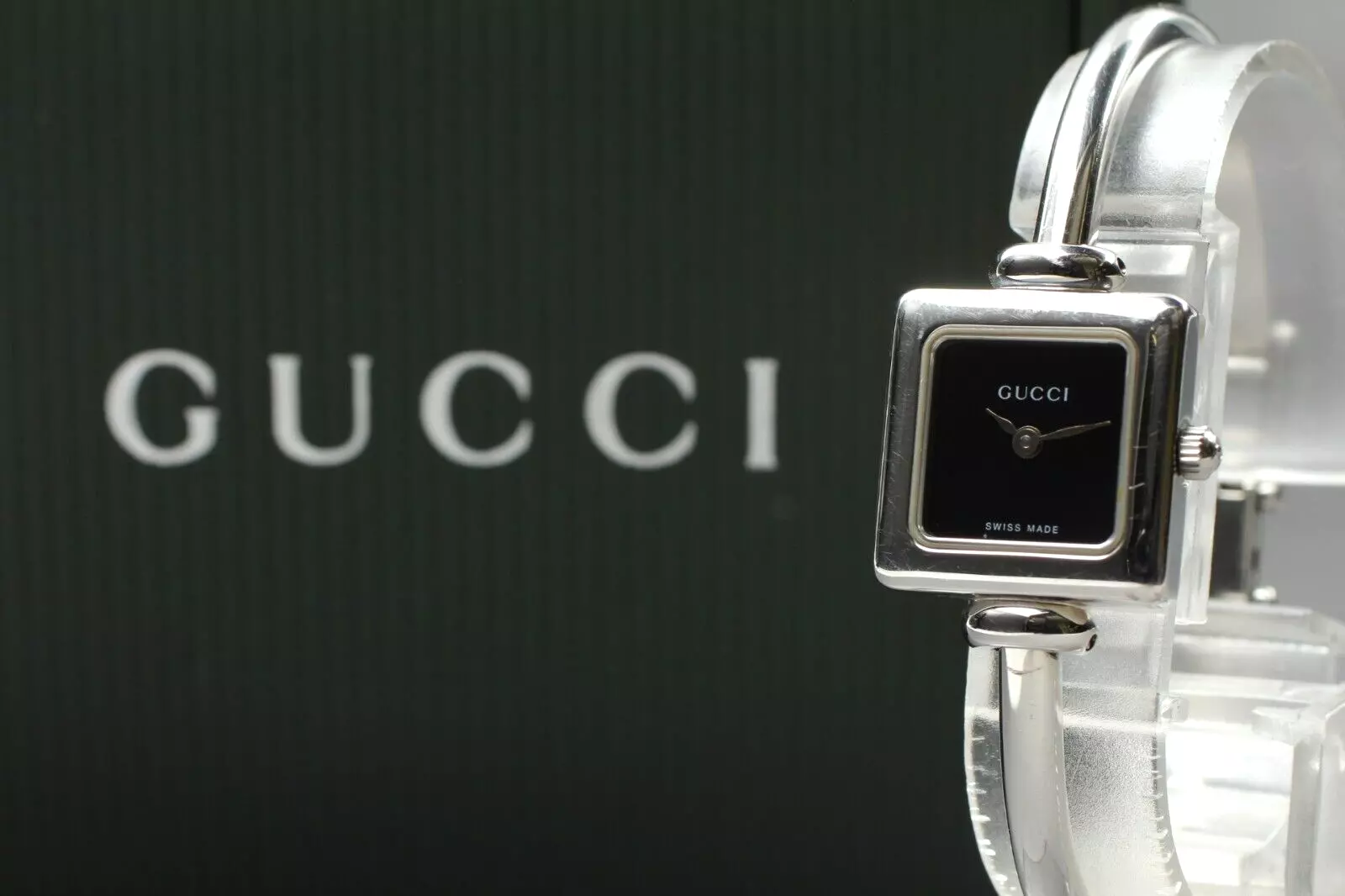 【EXC+5 avec BOITE】 Montre Femme Gucci 1900L Cadran Noir Argenté Carré du JAPON