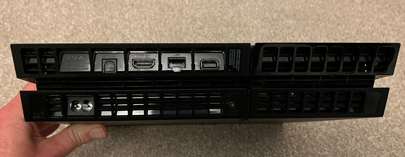 Sony PlayStation 4 (PS4) 500GB Jet Black Console, Controller