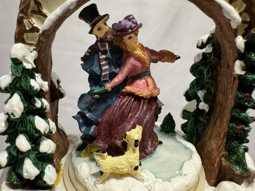 Holiday Collection Wind Up Animate Music Figurine We Wish You A Merry Christmas - Picture 8 of 14