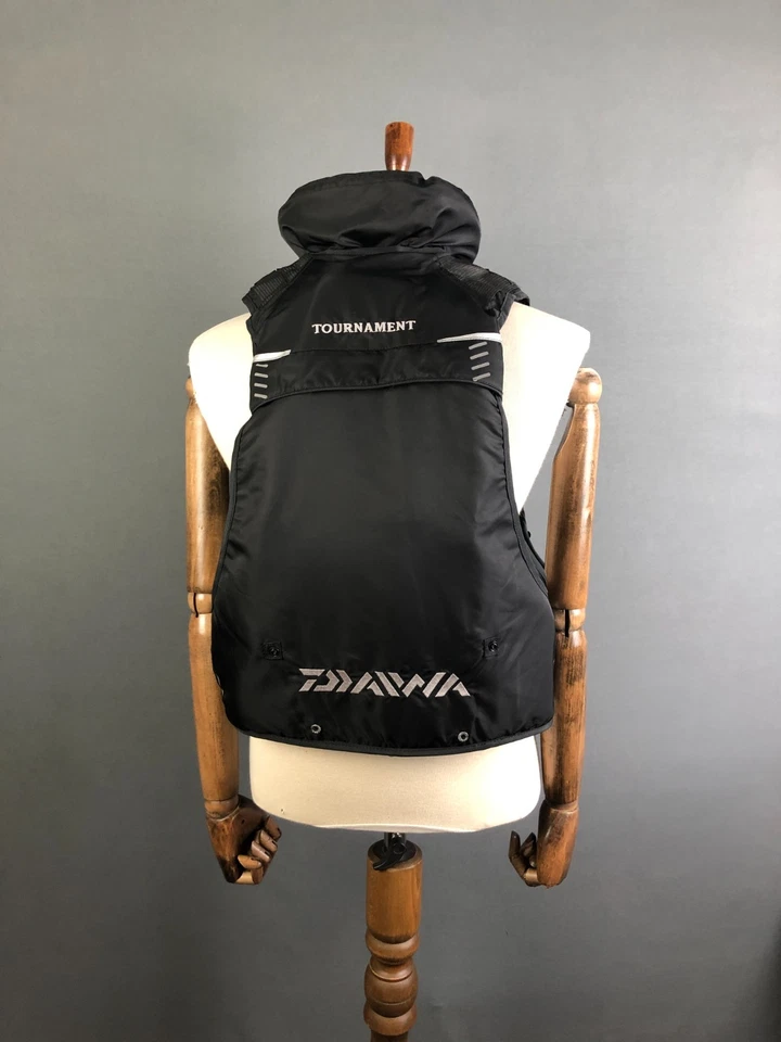 Chaleco Flotante Daiwa Tournament Para Hombre Cremallera Completa Talla XL Negro Nylon Multibolsillo Foto 3 de 4