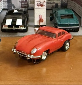 Nice VTG 1963-70 Aurora Thunder Jet T-Jet #1358 H.O. ‘63 Jaguar XKE Red Slot Car