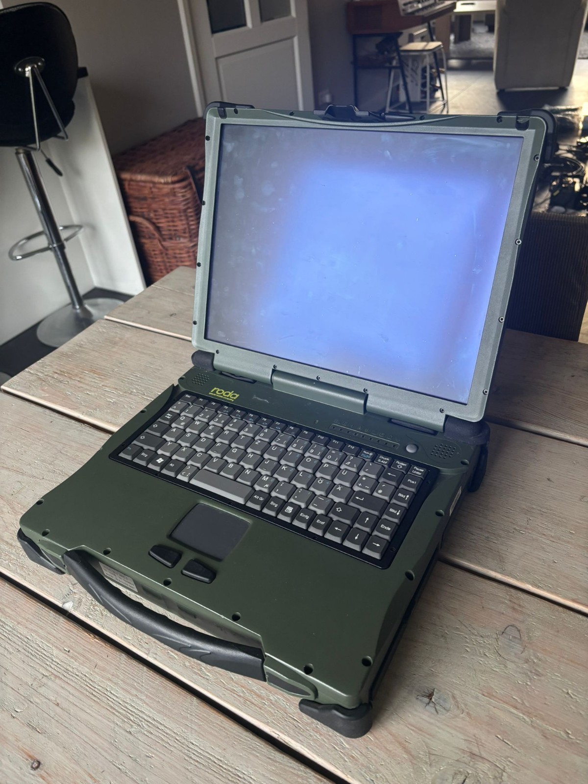 Robusto portátil Roda Rocky III+ calidad militar BUND Core2duo SSD!