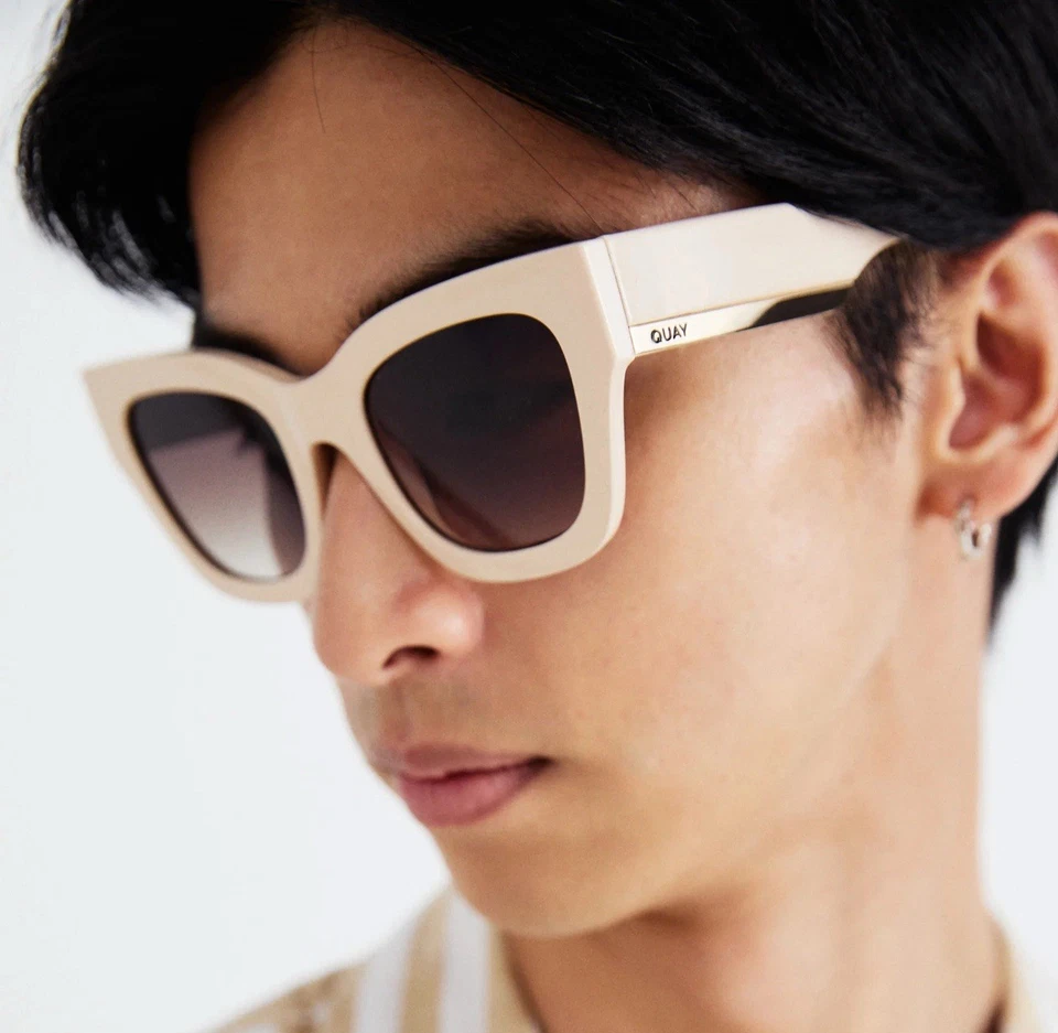 Gafas de sol cuadradas Quay By the Way nuevas con etiquetas champán desnudo/marrón/dorado unisex Foto 2 de 4