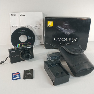 Nikon COOLPIX S570 12.0 MP Digital Camera in Box + Battery SD