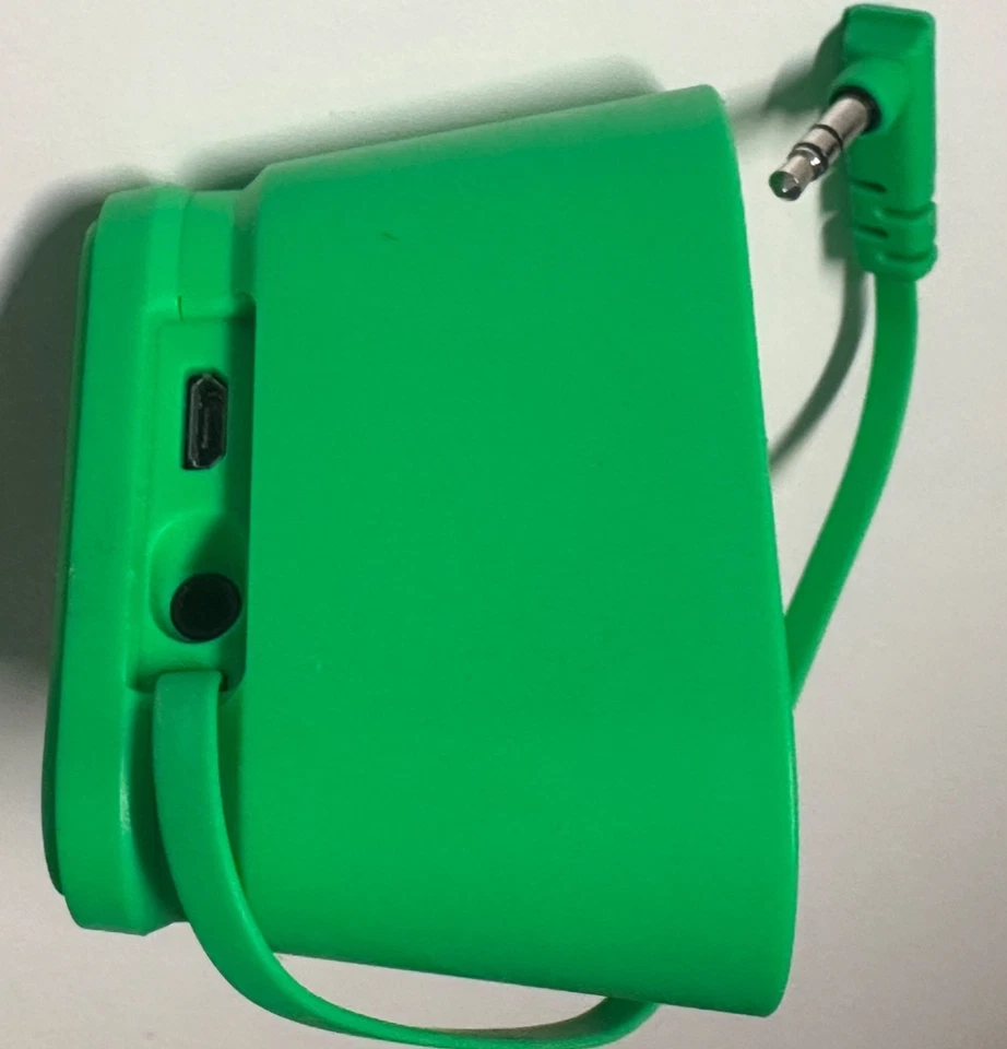 Nokia The Bang by COLOUD Rechargeable Wired Speaker Green (MD-1C) - Very Good - Image 2 of 3