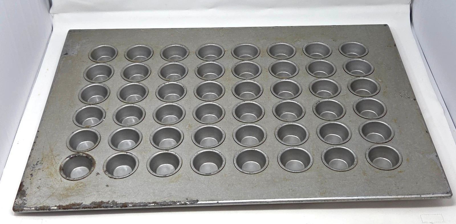 Chicago Metallic 529D 48-Hole Mini Muffin Cupcake Pan Commercial Grade Aluminum
Opens in a new windo