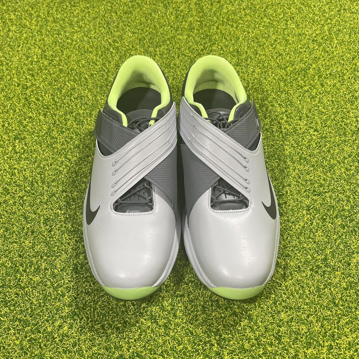 Nike Tiger Woods TW 17 Size 11.5 Golf Shoes Sneakers Gray 880955