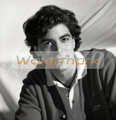 Young GEORGE CLOONEY Early Poratrait ** FINE ART ARCHIVAL PHOTO (8.5x11) HI-RES
