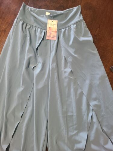 Halara Breezeful Green Split Leg Flowy Harem Pants Size Medium