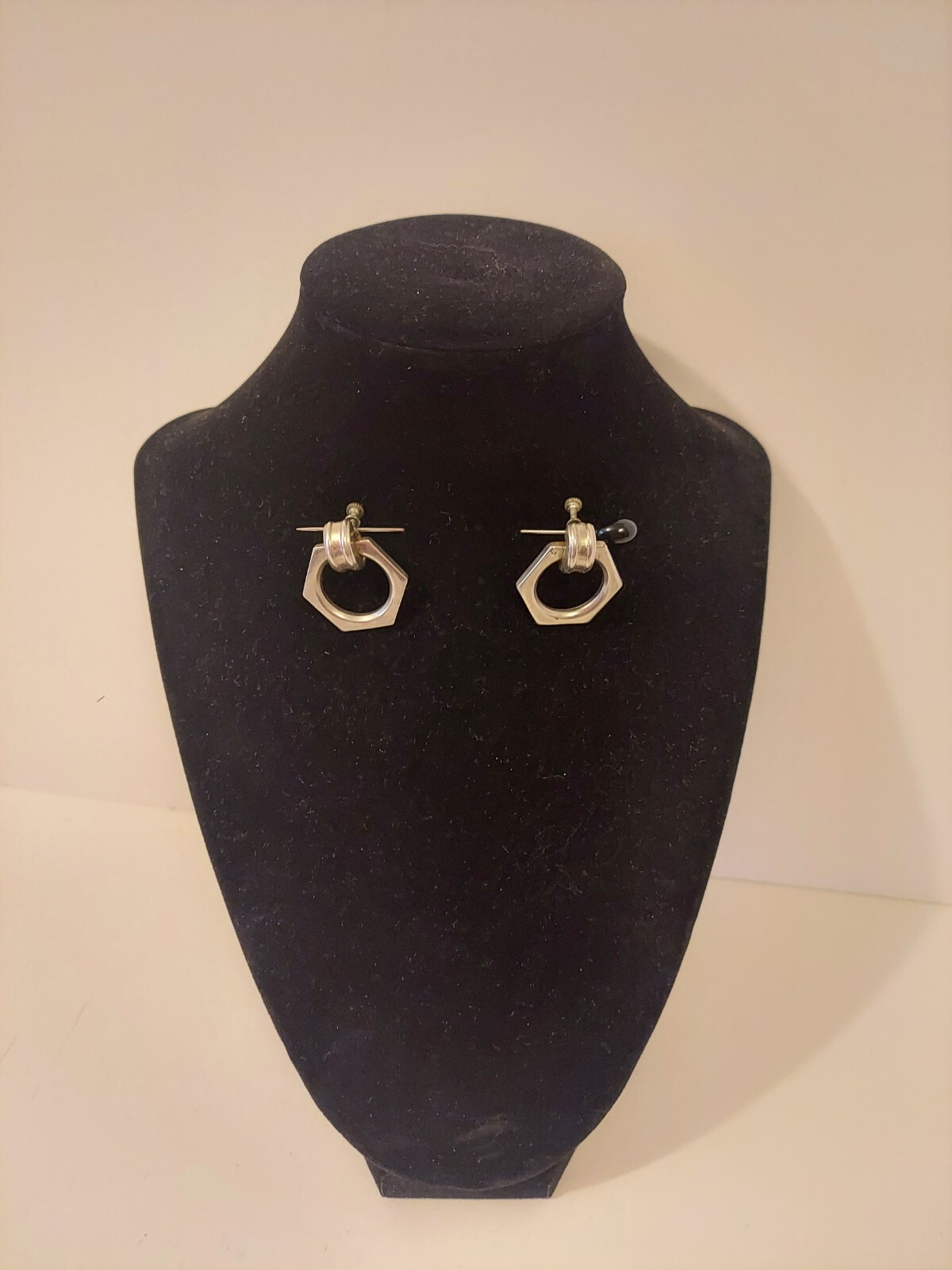 Silvertone Geometric Dangle Screwback Earrings - image 1