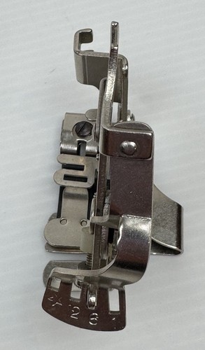 Singer Sewing Machine Attachments Parts Feets Other Booklet And Original Box - Bild 12 von 16