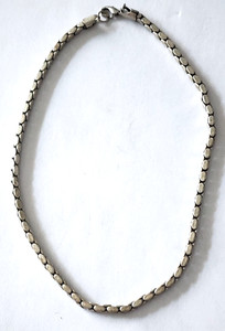 Vintage silvertone slim faceted link design necklace 