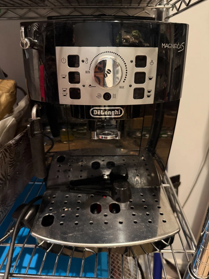 DeLonghi Magnifica S ECAM 22.110.B