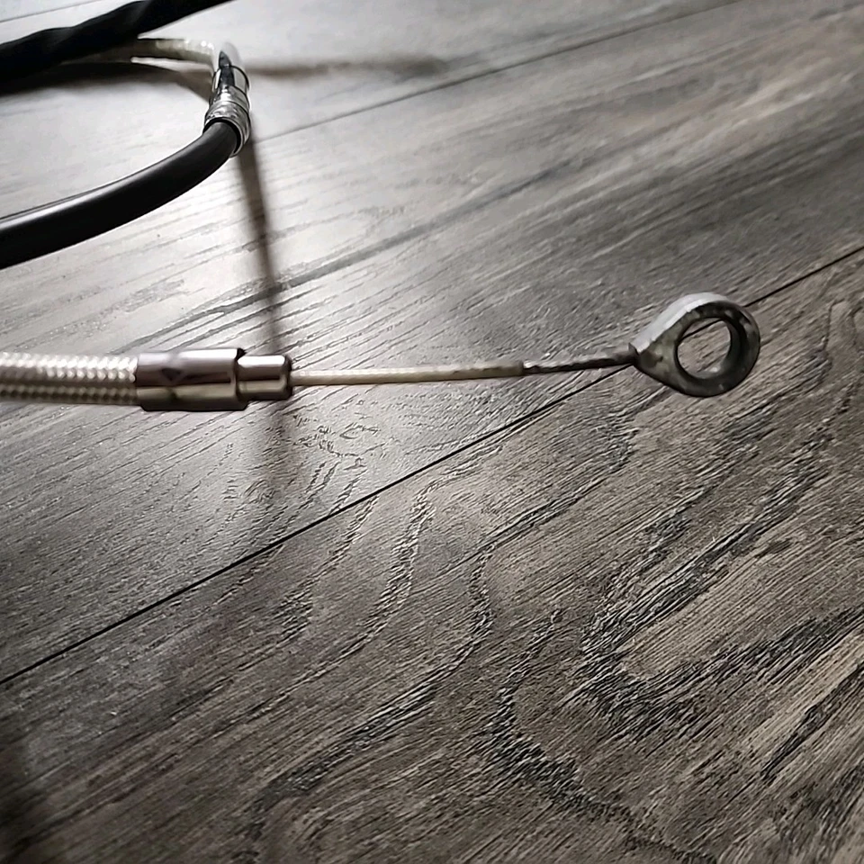 Cable de embrague OEM Harley Davidson para Fatboy 2006-2017 Foto 2 de 4