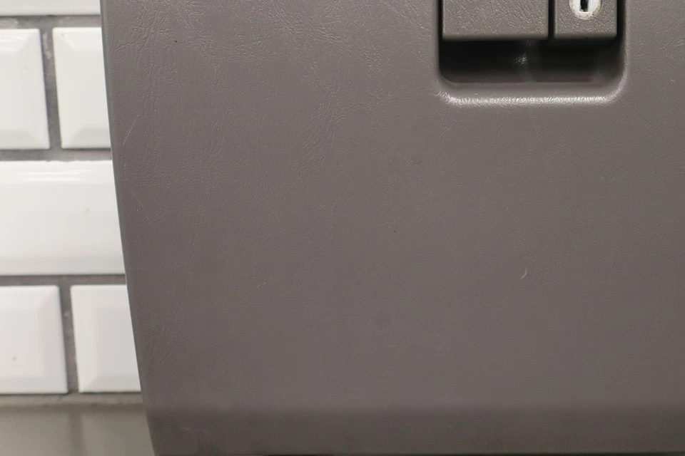 Guantera Toyota 4Runner 1996-2002 *Gris 17* Foto 3 de 4