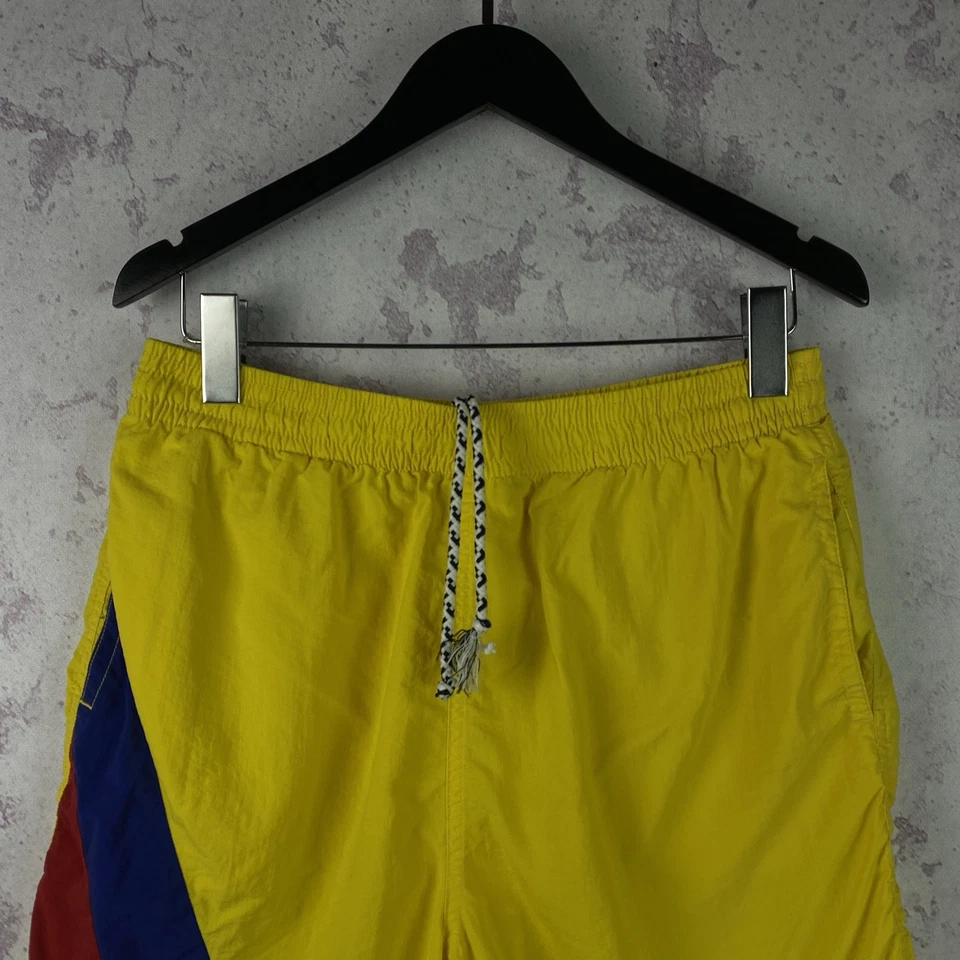 Shorts Nike Vintage Barcelona Futebol Amarelo Masculino Tamanho G - Imagem 2 de 4