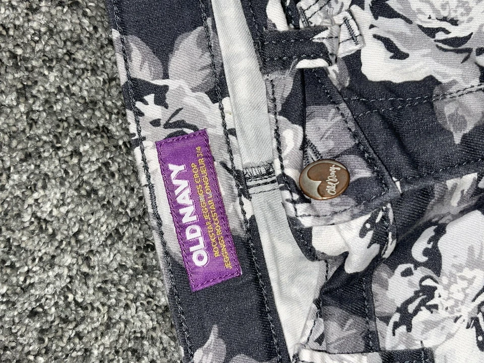 Old Navy Rockstar Jeggings Crop 3/4 Girls 12 Reg grey/white Floral Denim Jeans - Image 3 of 4