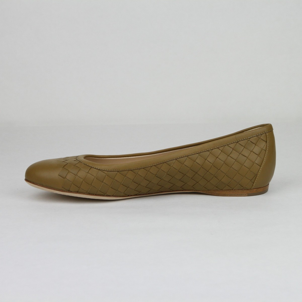 スリッポン BOTTEGA VENETA BROWN LEATHER PARCO SLIPPERS Parco Intrecciato leather mules in brown - Bottega Veneta