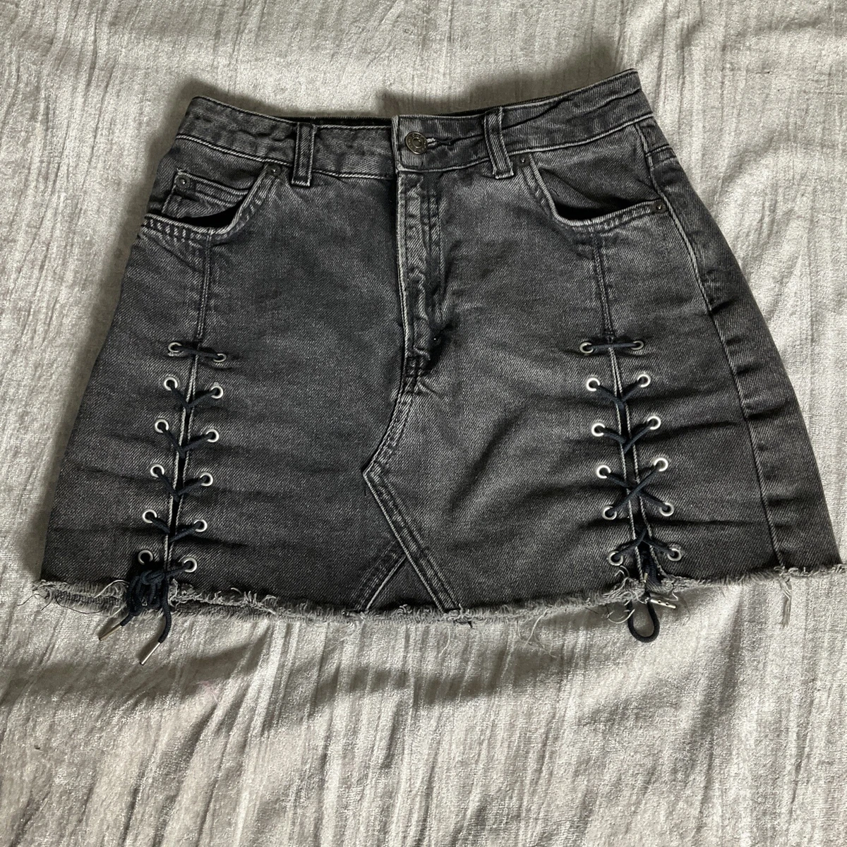 TOPSHOP MOTO Black Denim Lace Up Mini Skirt Size 2 Raw Hem 5