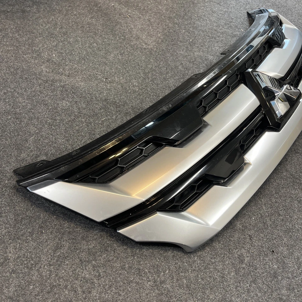 2020 2021 2022 2023 Mitsubishi Outlander Sport OEM grade dianteira usada - Imagem 2 de 4