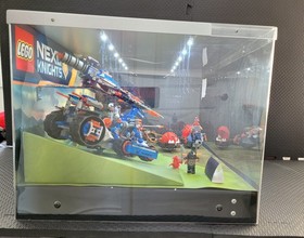 LEGO Nexo Knights 70312,70314,70315 Store Display From 2016 With Working Lights!