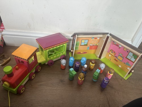Hey Duggee Holz Spielset Clubhaus & Zugset mit 12 Figuren