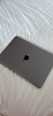 Apple MacBook Air 13.6'' (512GB SSD, M2, 8GB) Laptop - Silver (MLY03LL/A)