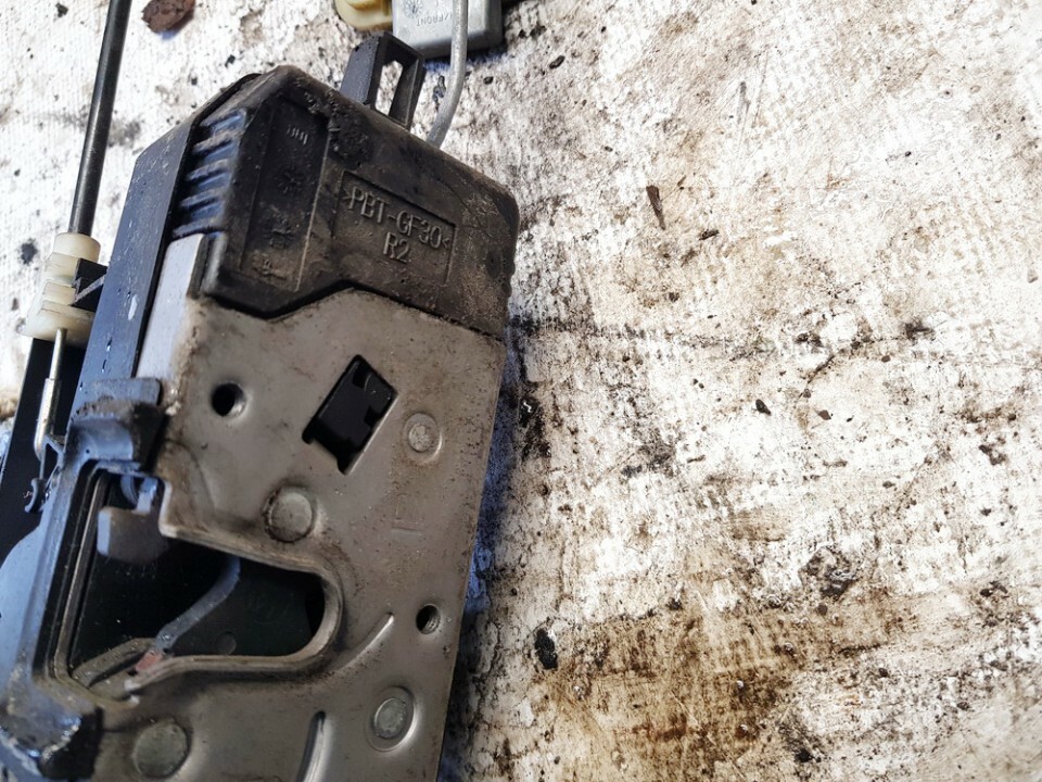 613556841 6-1355684-1 Door Lock Mechanism - front right side for 