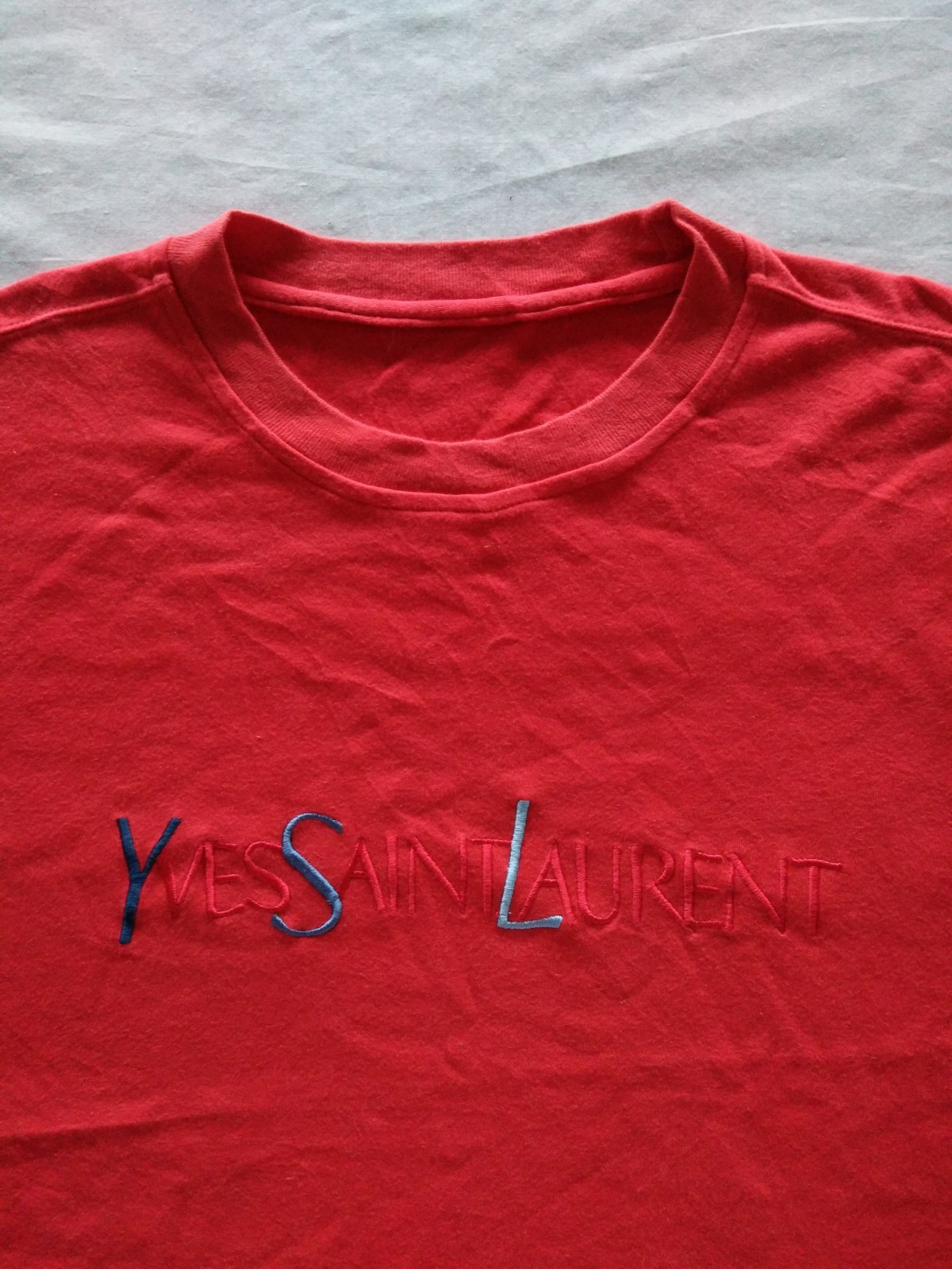 T shirt YSL Yves Saint Laurent logo grande ricamo scritto vintage
