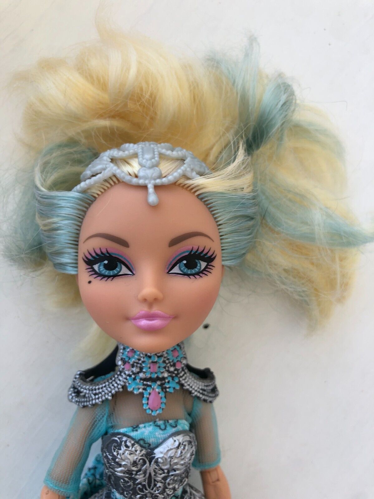 Boneca Ever After High - Jogo De Dragões - Darling Charming em