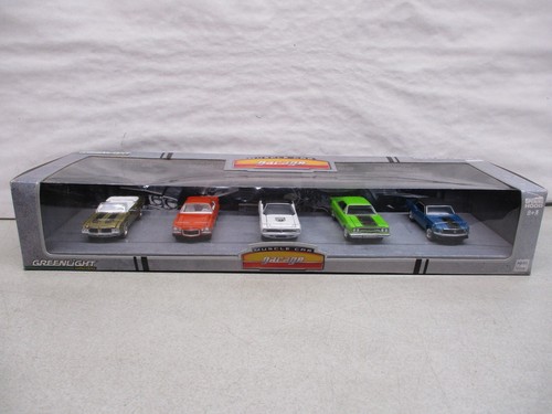 Greenlight Muscle Car Garage Olds 442, Camaro, Cuda, Road Runner, Mustang