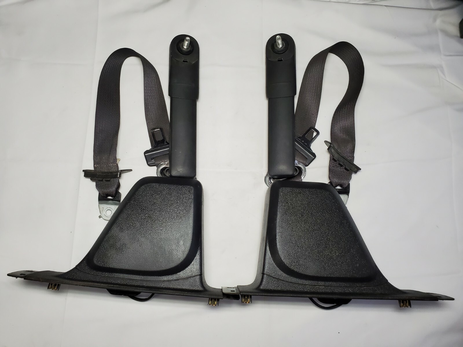 2007 2013 Silverado / Sierra Extended Cab Front Seat Belts (OEM) Black LH & RH eBay