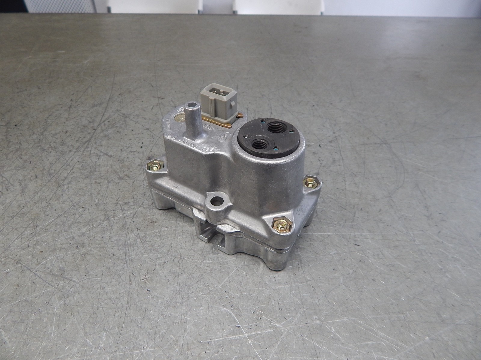 PORSCHE FERRARI LOTUS ESPRIT WARM UP REGULATOR 0438140096 -  NEW  