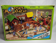 1992 Fort Apache General Custer Frontier Log Building Play Set w/ Giant Play Mat