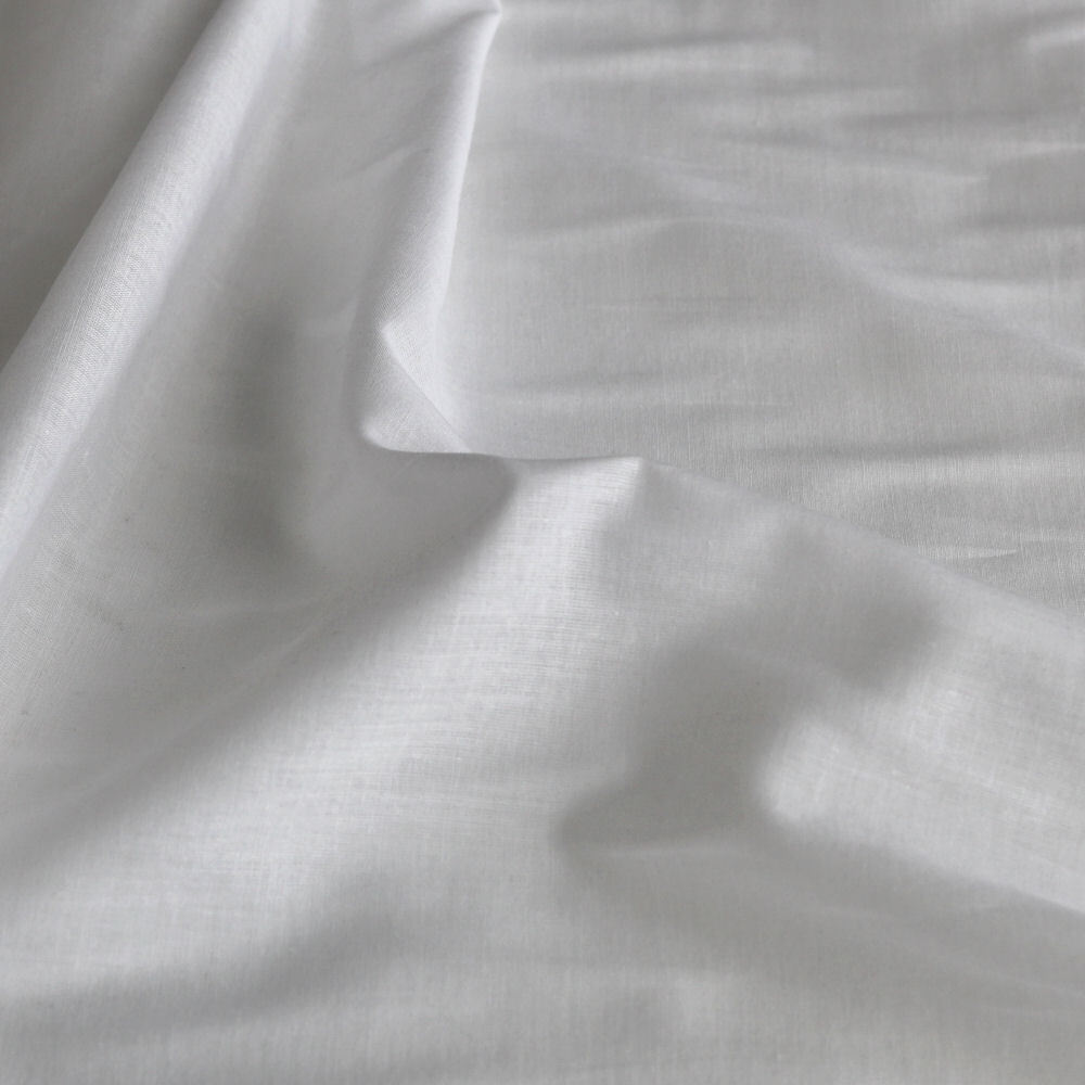 STOFFKONTOR Baumwoll-Polyester Stoff Wie Batist – Meterware In Reinweiß Für Dirndl, Blusen & Deko