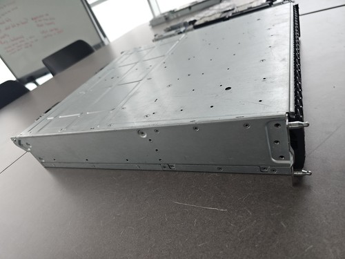 NetApp StorageShelf DS2246 SAS Modular SAN Array - Picture 3 of 7
