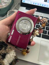 Nikon COOLPIX S4000 12.0MP 4X Optical Zoom Digital Camera w/charger - Purple