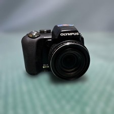 OLYMPUS SP-565UZ Digital Camera 10 Megapixels Image Stabilization Compact
