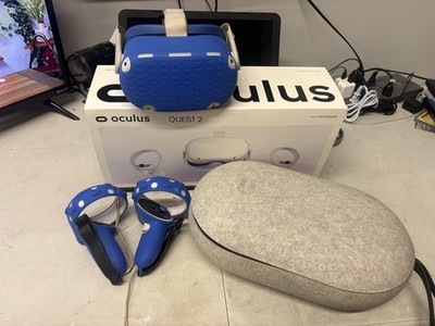 Oculus Quest 2 VR Headset White 3.5mm Bluetooth USB-C Controllers Case BUNDLE