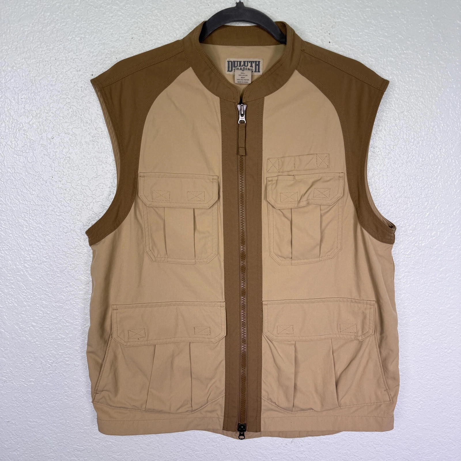 Duluth Trading Co Utility Vest Mens Medium Full Zip Outdoor Hunting Fishing Work