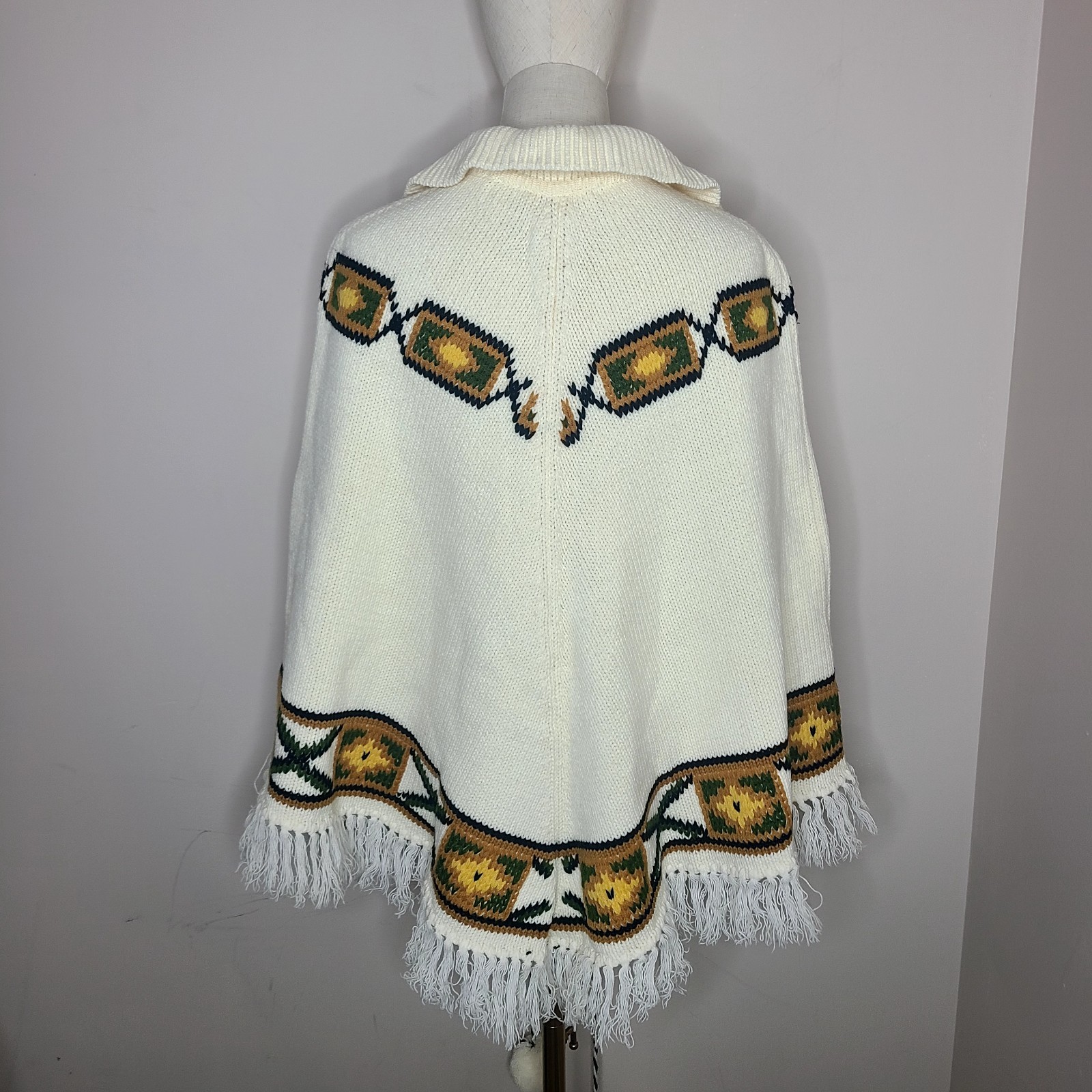 Vintage 70s Carol Brent Montgomery Ward Cape Shawl Poncho Fringe OS Aztec
