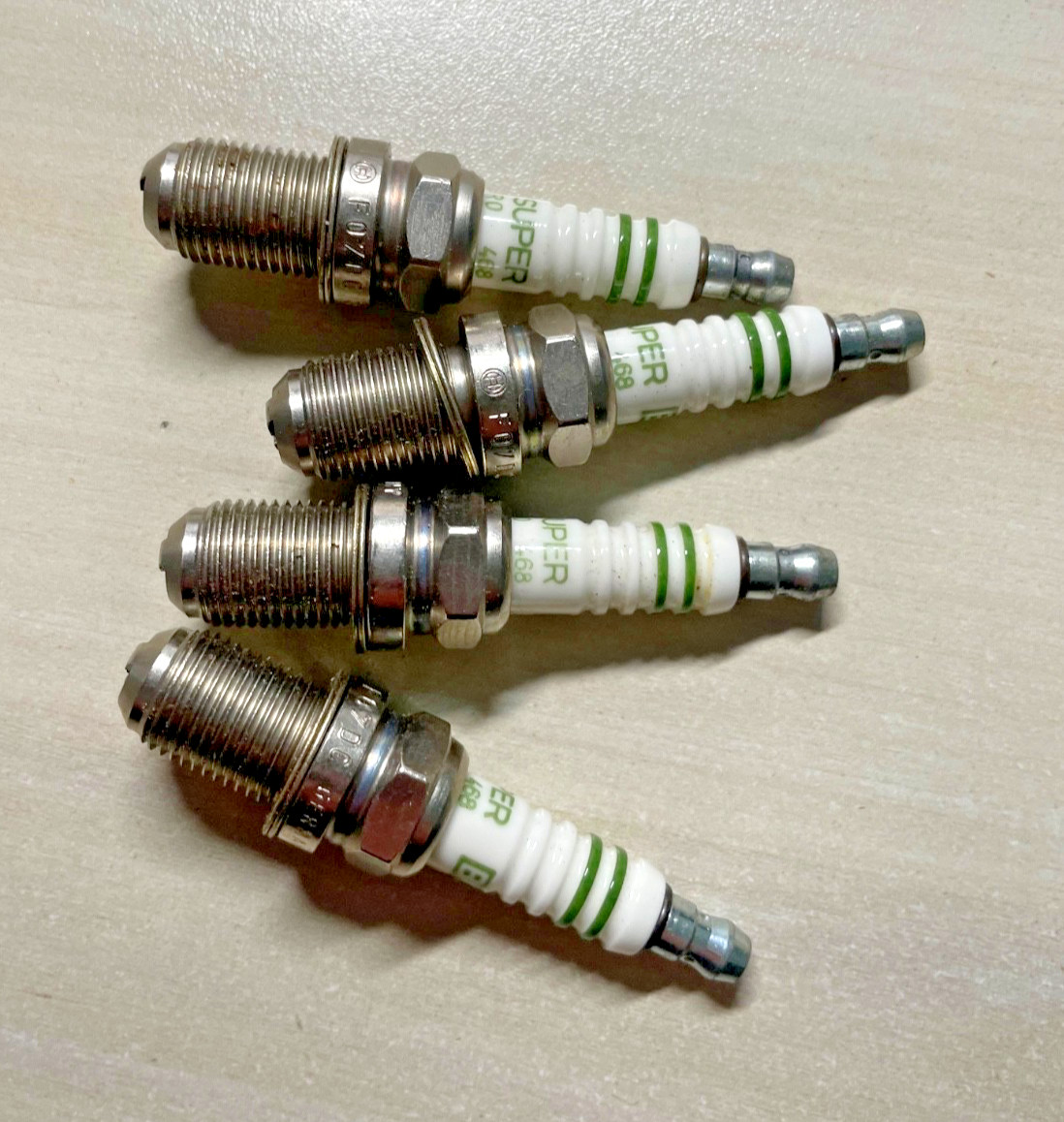 Genuine Bosch Super Spark Plugs F07DC , LOT OF 4