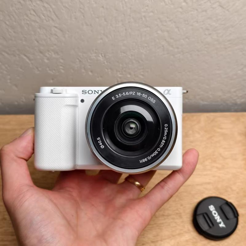 Sony Alpha ZVE10 4K Mirrorless Interchangeable Lens 16-50mm w/Battery Tested