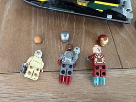 LEGO Marvel: Iron Man: Extremis Sea Port Battle (76006)  complete