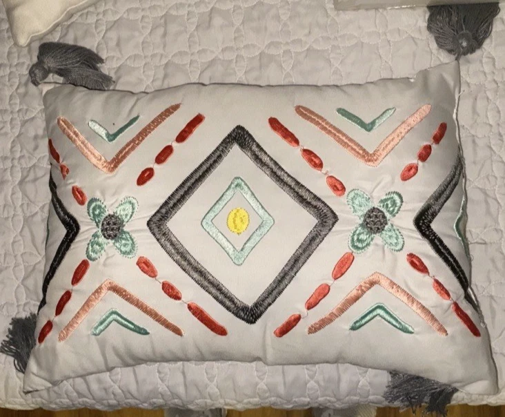 Mainstays Retro Textured Pillow (1)  with Tassels - Image 2 of 2